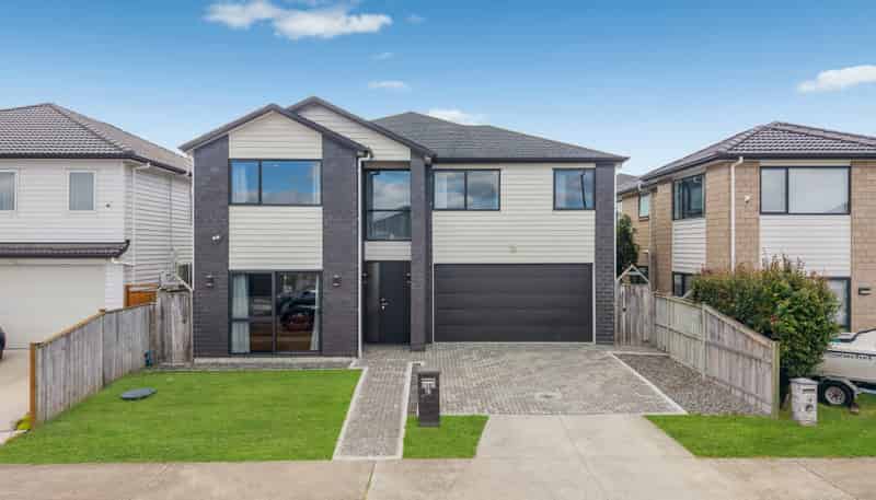 32 Carrygawley Road, Flat Bush
