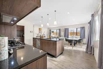 32 Carrygawley Road, Flat Bush