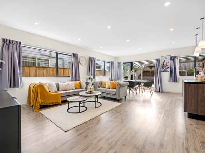 32 Carrygawley Road, Flat Bush