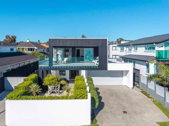 8 The Parade, Bucklands Beach