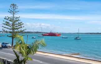 8 The Parade, Bucklands Beach