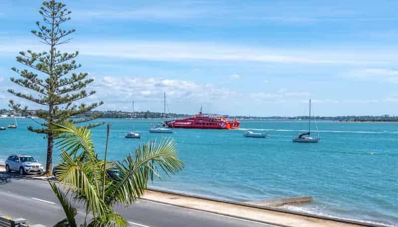 8 The Parade, Bucklands Beach