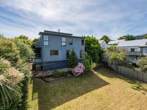 13 Farnham Drive, Richmond