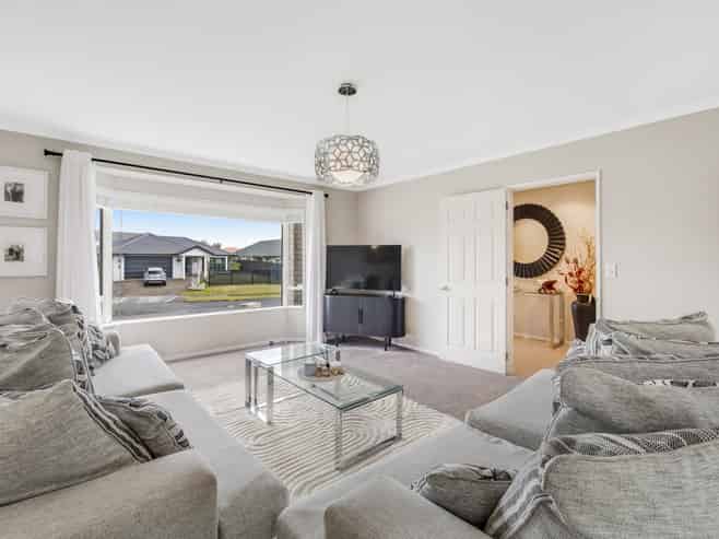 34 Ambleside Drive, Northpark