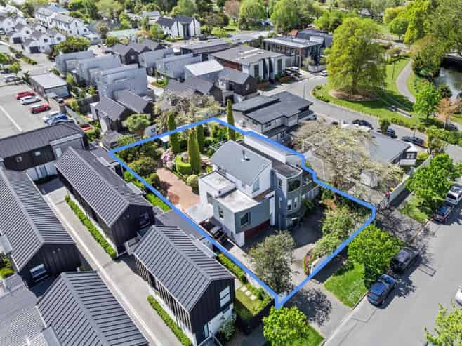 Refurbish or redevelop - 692sqm High-Density Land