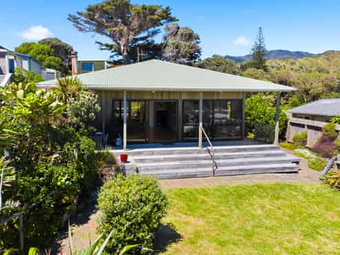 114 The Parade, Paekakariki