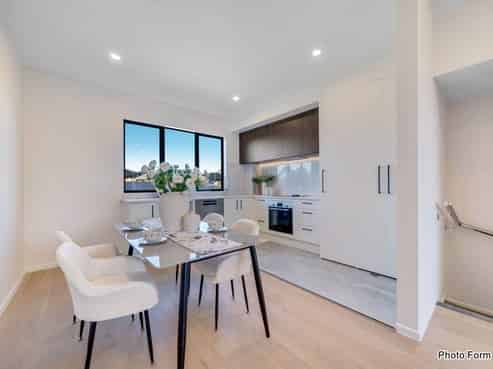 5/32 Tiraumea Drive, Pakuranga