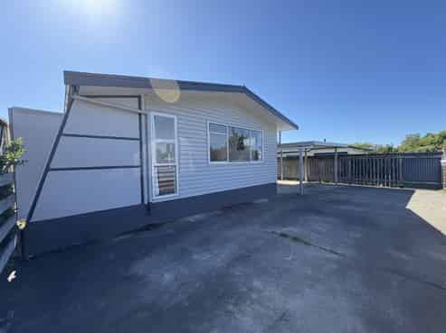 b/61 Te Aute Road, Havelock North