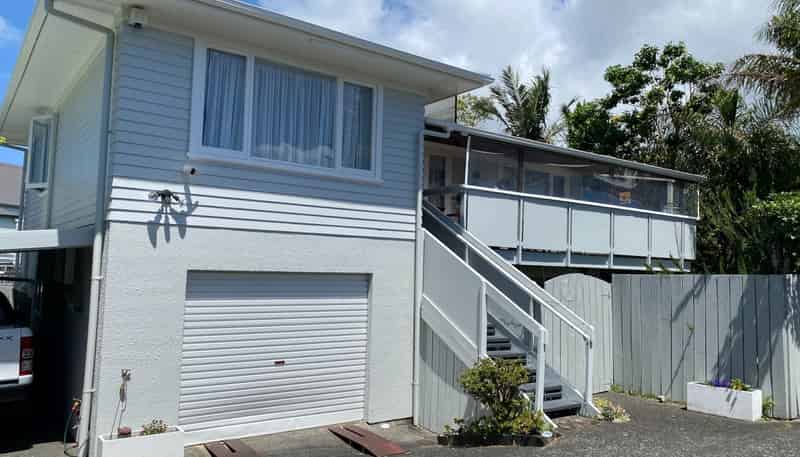 8A Lyttelton Avenue, Forrest Hill