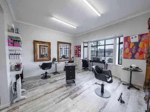 Salon and Homewares - 139K Owner Income