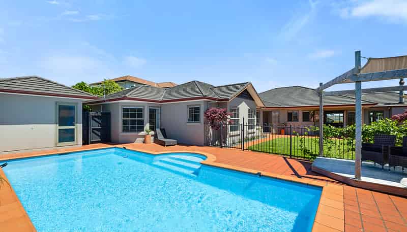 11 Shelter Grove, Frankleigh Park