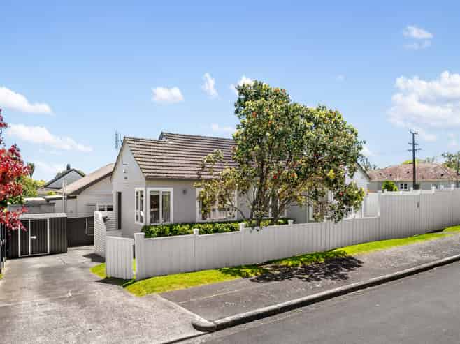 1 Tutuki Street, Waterview