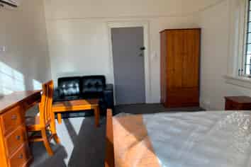 Room 1/ 9 Union Street, North Dunedin