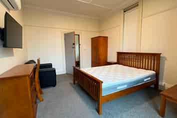 Room 1/ 9 Union Street, North Dunedin