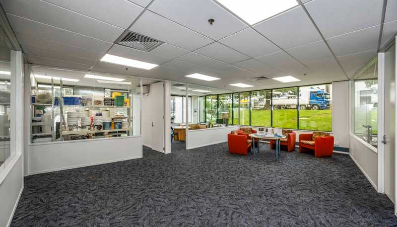 8-10 Vestey Drive, Mount Wellington