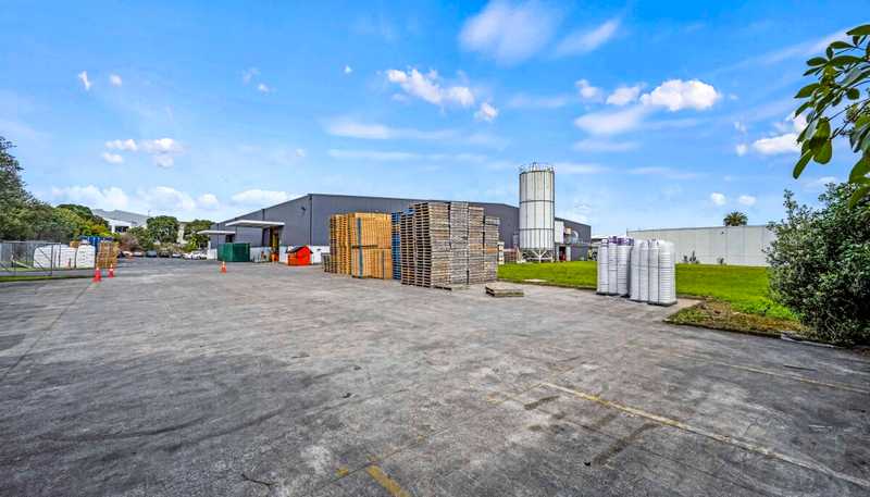 8-10 Vestey Drive, Mount Wellington