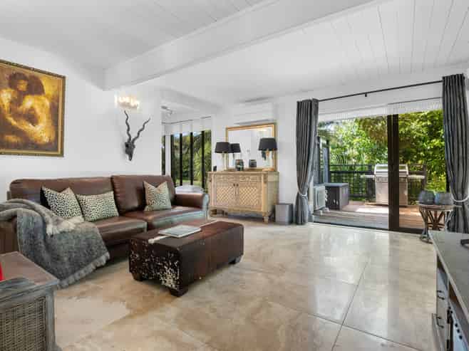 19 Atarua Gardens, Waiatarua