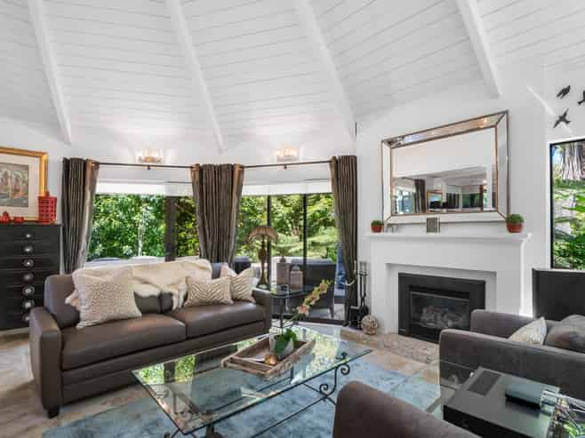 19 Atarua Gardens, Waiatarua