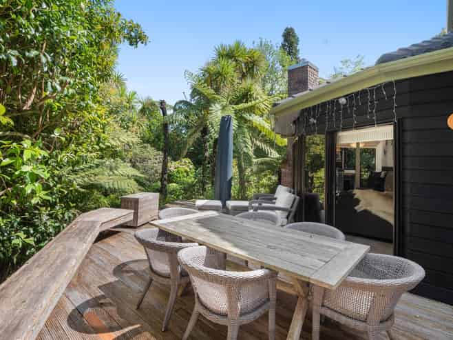 19 Atarua Gardens, Waiatarua