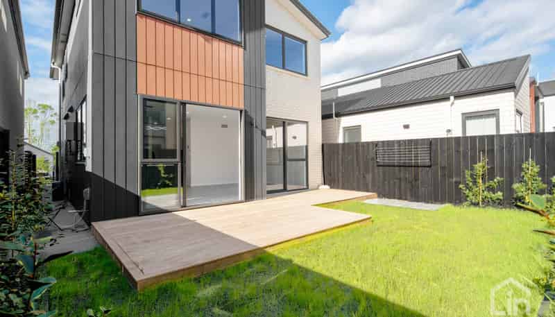 15 Paretao Street, Massey