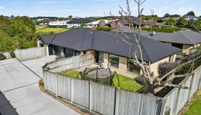 14 Petersburg Drive, Flagstaff