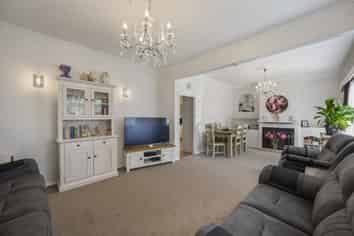 241 Mayfair Avenue, Mayfair