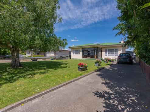 241 Mayfair Avenue, Mayfair