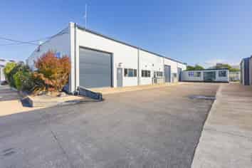 Tenanted industrial investment