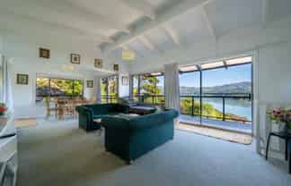 35 Kingfisher Road, Takamatua