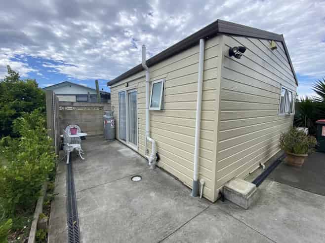 a/122 Flaxmere Avenue, Flaxmere