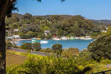 31 Causeway Road, Surfdale