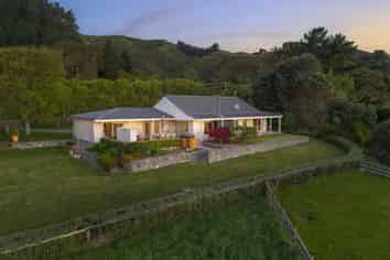 86 Emerald Glen Road, PAEKAKARIKI