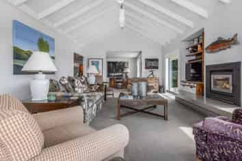 86 Emerald Glen Road, PAEKAKARIKI