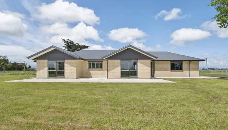 2465 State Highway 1, Rongotea