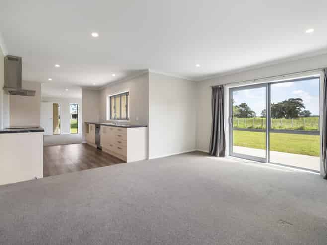 2465 State Highway 1, Rongotea