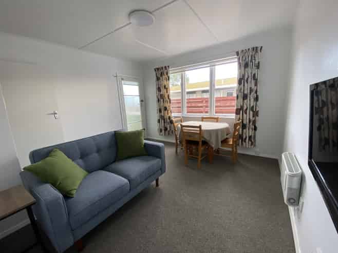 2/704 Alexandra Street, Parkvale