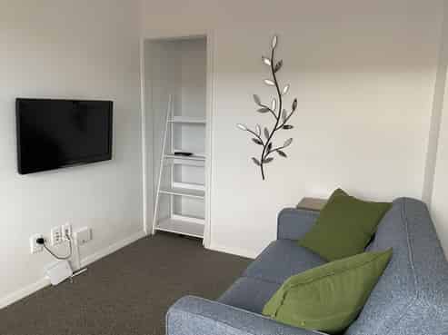 2/704 Alexandra Street, Parkvale