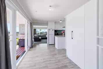 75 Moffett Street, Islington