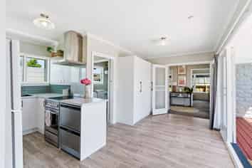 75 Moffett Street, Islington