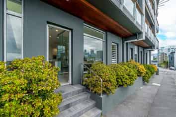 Elevated Parnell Office – Vacant Possession 