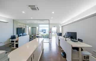 Elevated Parnell Office – Vacant Possession 