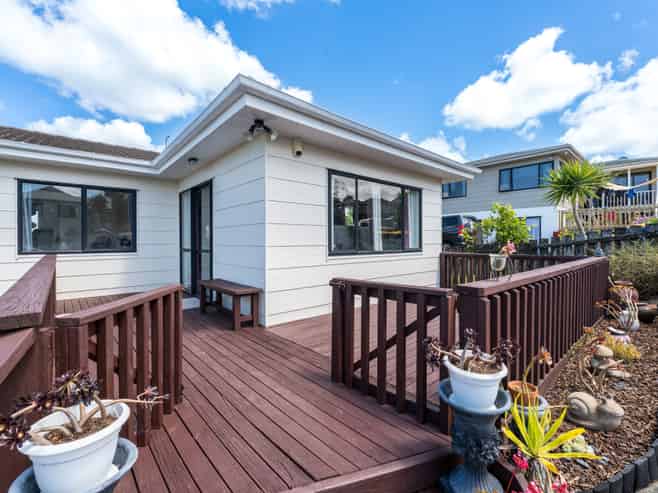 3 Loughanure Place, Massey