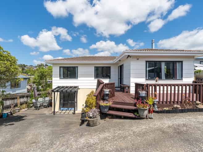 3 Loughanure Place, Massey