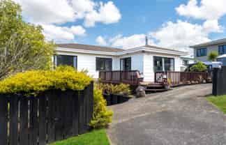 3 Loughanure Place, Massey