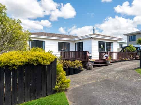 3 Loughanure Place, Massey