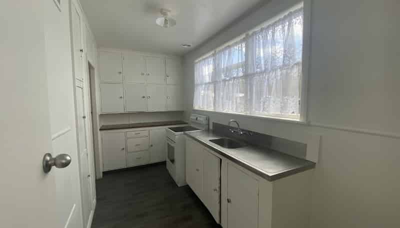 1008 Manuka Street, Mahora