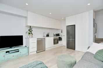 8/16 New Brighton Road, Shirley