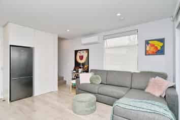 8/16 New Brighton Road, Shirley