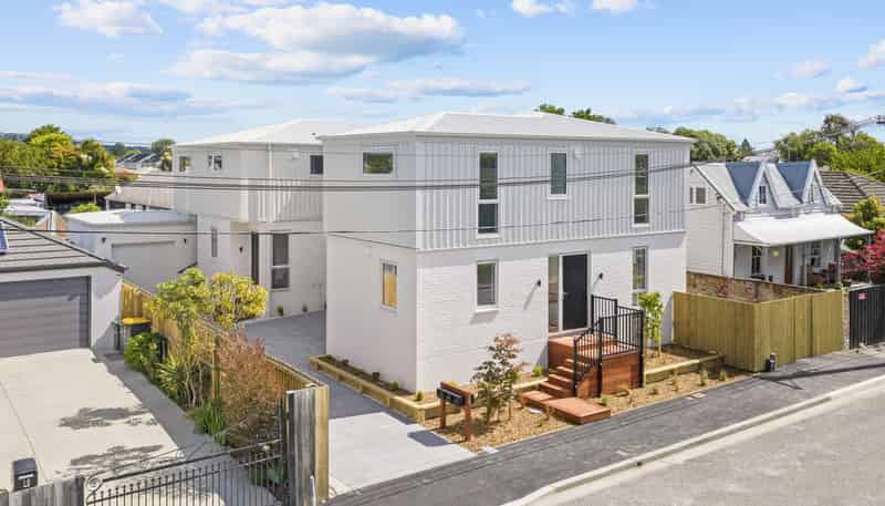 1-2/16 Bass Street, Woolston