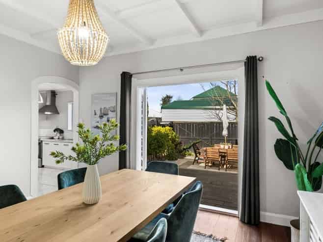 15 Taradale Road, Taradale